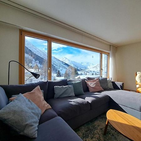 Top Modernes Apartment Im Herzen Von Andermatt Balkon & Bergblick Exterior photo