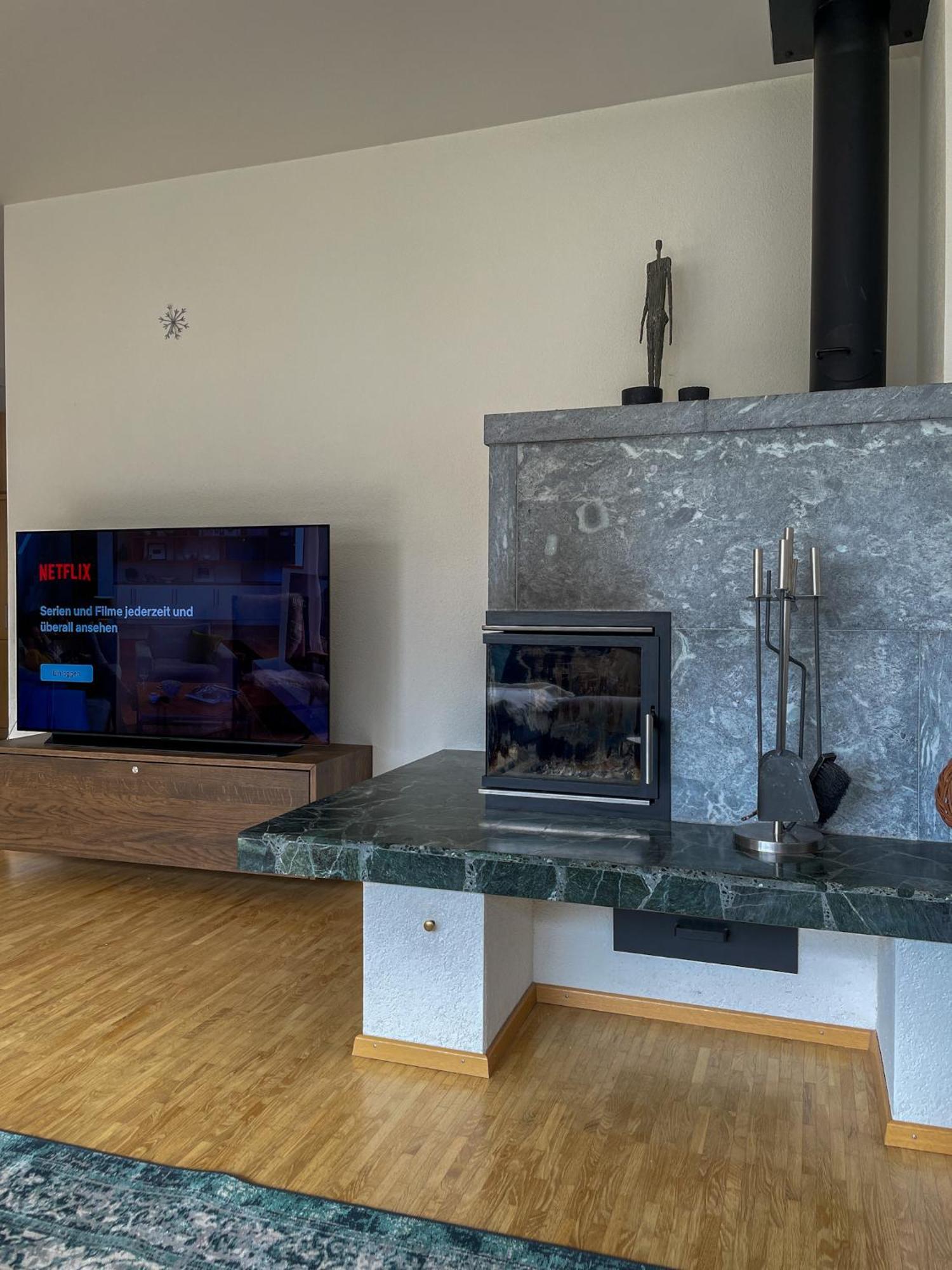 Top Modernes Apartment Im Herzen Von Andermatt Balkon & Bergblick Exterior photo