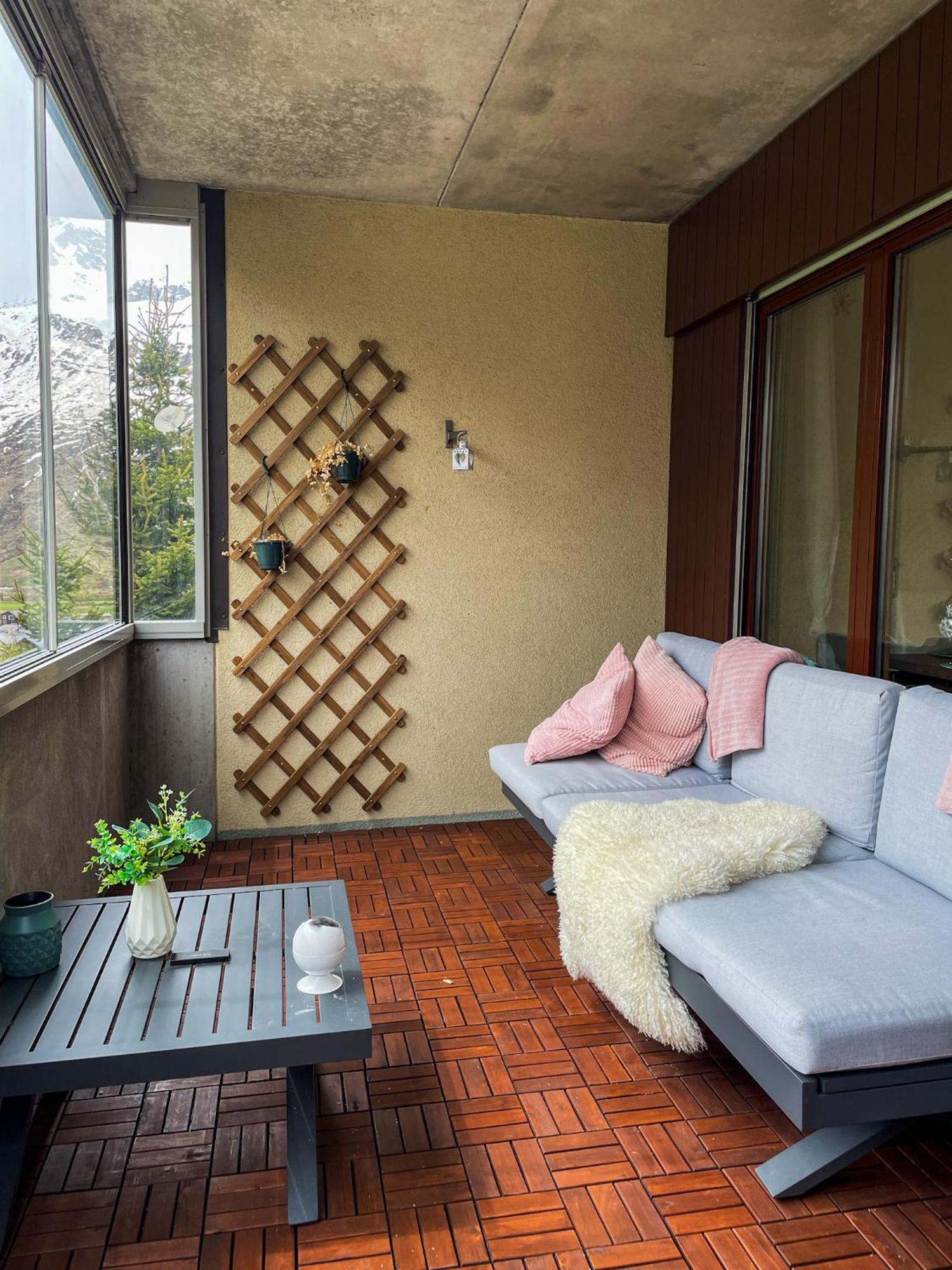 Top Modernes Apartment Im Herzen Von Andermatt Balkon & Bergblick Exterior photo