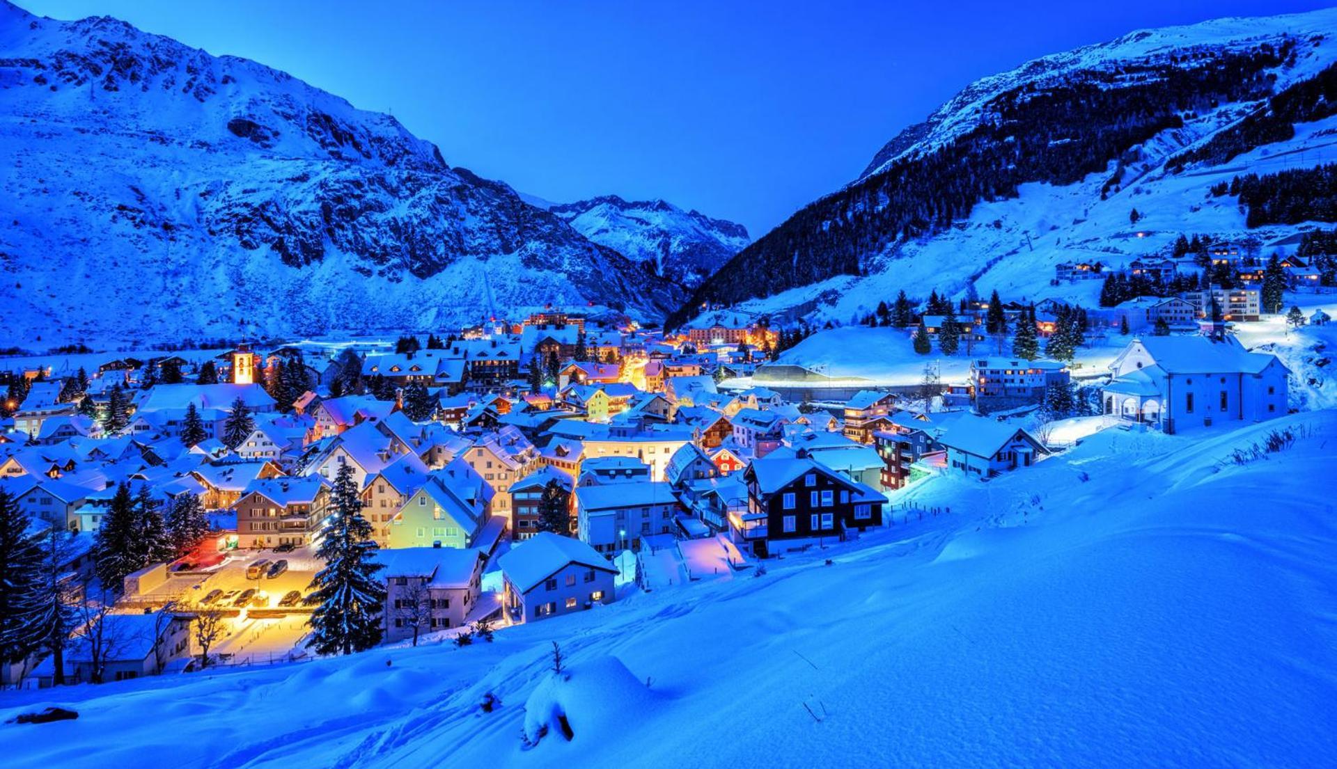 Top Modernes Apartment Im Herzen Von Andermatt Balkon & Bergblick Exterior photo